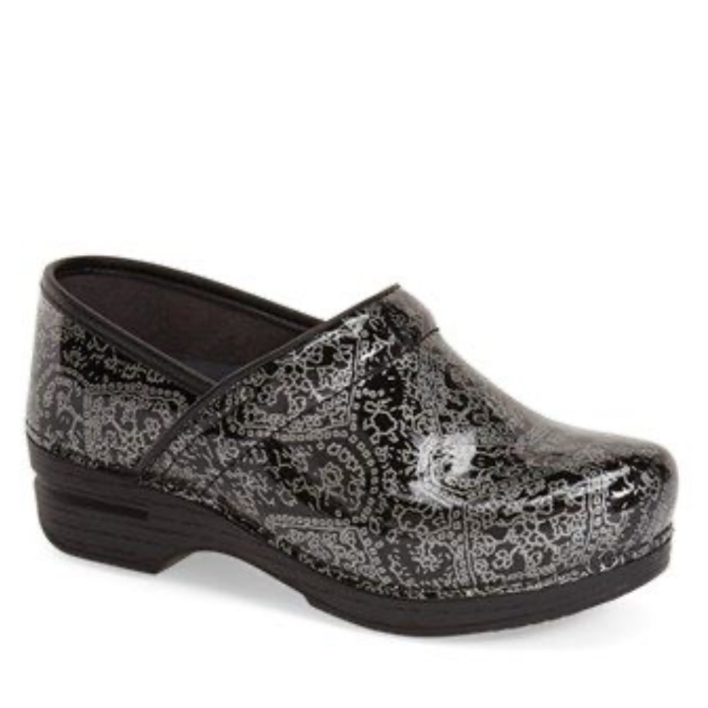 Dansko Glitzy Patent Leather Classic Clog Size 38 B54‎